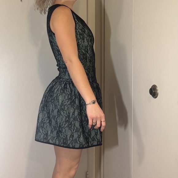 Miami lace fit & flare mini dress - Picture 5 of 11